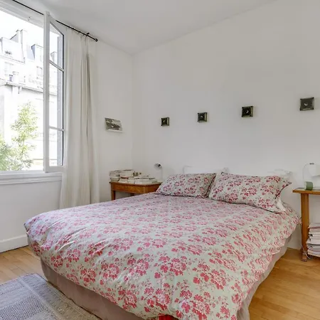 Comfortable House With Terrace For 5 People By Wee Paris